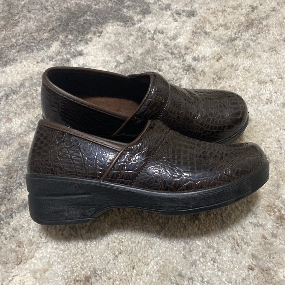 Air Flex womens clogs slip on shoes size 7 good condition work shoes nursing - Picture 1 of 8